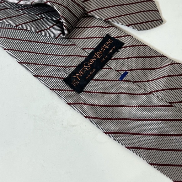 Yves Saint Laurent Classic Front Logo Stitched Vintage Silver Tie Red Stripes - Picture 6 of 8